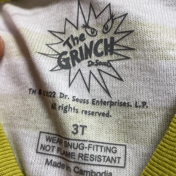ONLY ONE 3T LEFT! NEW THE GRINCH GREEN STRIPED CHRISTMAS PAJAMAS - Picture 9 of 10